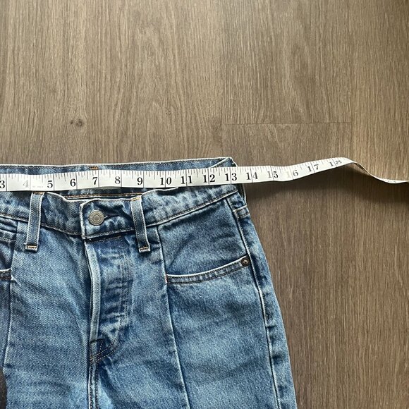 Levi's "ALETERED STRAIGHT" Cropped High-Rise Jeans with Paint Splatter Detail - Picture 9 of 15
